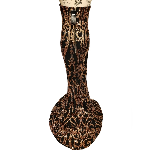 Miss Ord Embellished Black and Gold Strapless Gown - Picture 13 of 16